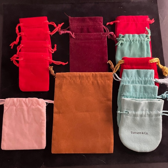 15 Velvety Drawstring Pouch 2 Tiffany & Co - Picture 6 of 14